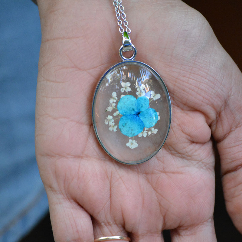 A Breezy Cyan Real Dried Flower Necklace