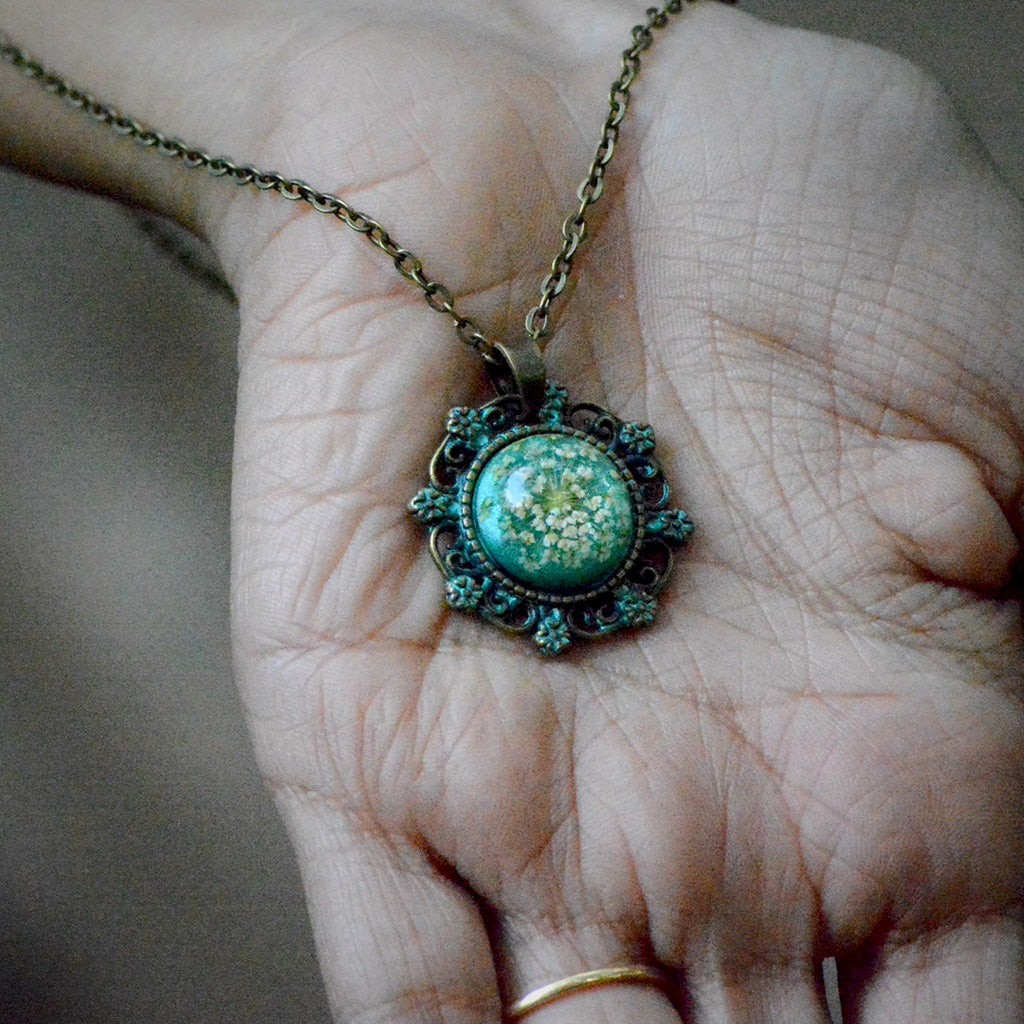 Emerald Prang Real Dried Flower Necklace - myBageecha