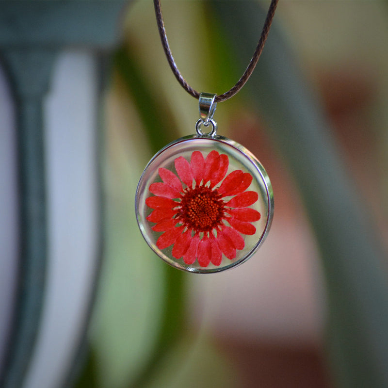 Scarlet Story Real Dried Flower Necklace