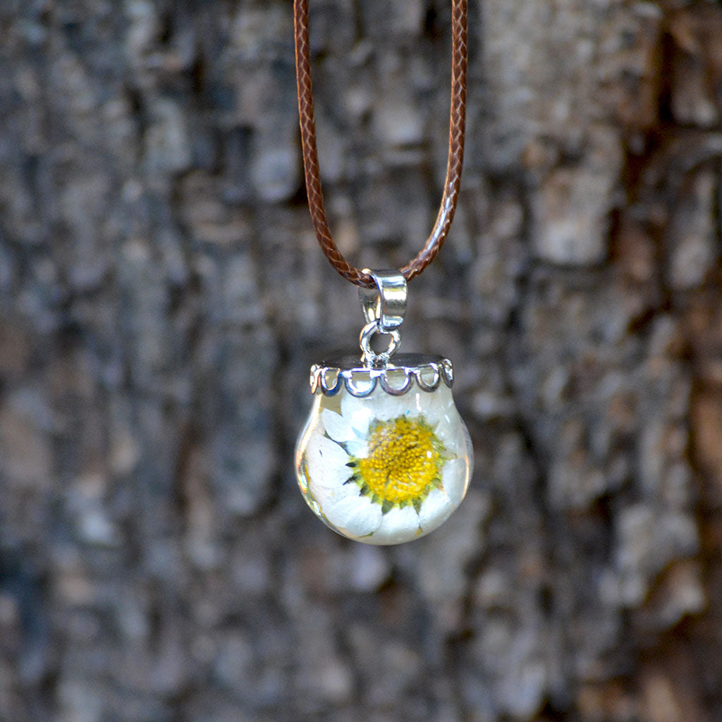 Hushed Whites Real Dried Flower Necklace - myBageecha