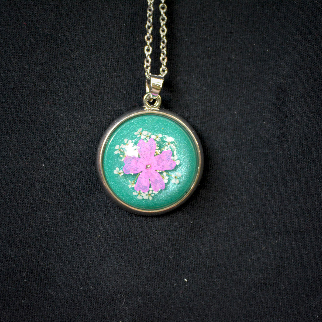 Lovely Bubble Pop Diamond Pendant Necklace for women under 35K - Candere by  Kalyan Jewellers