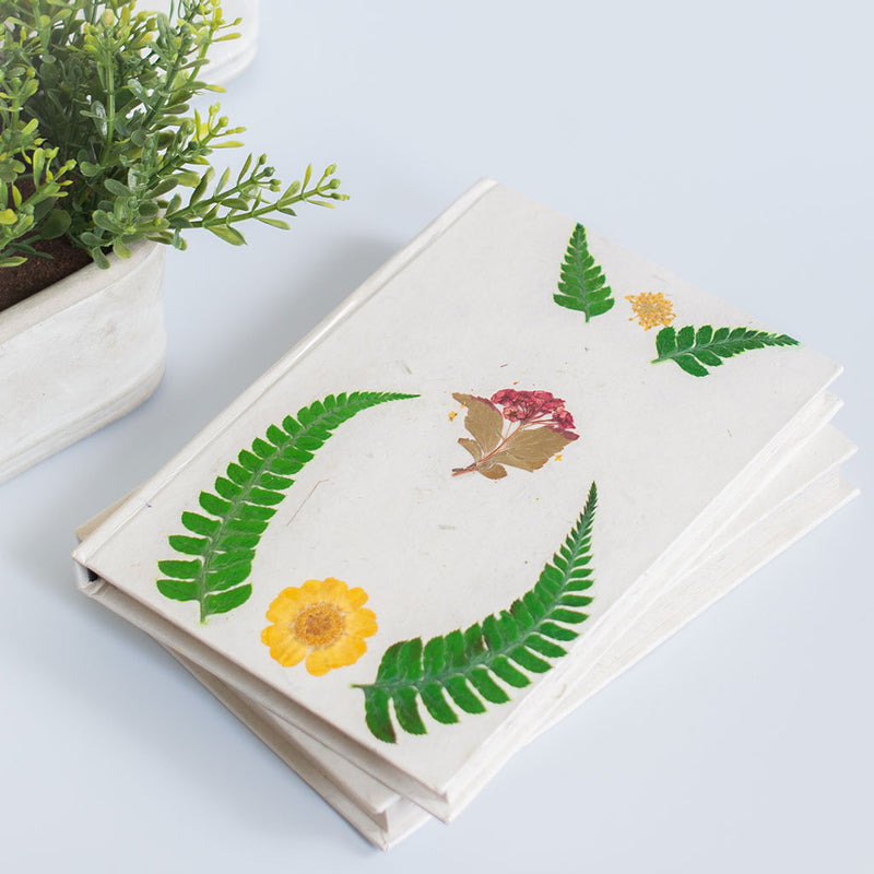 A Rhyming Contour Pressed Flower Diary