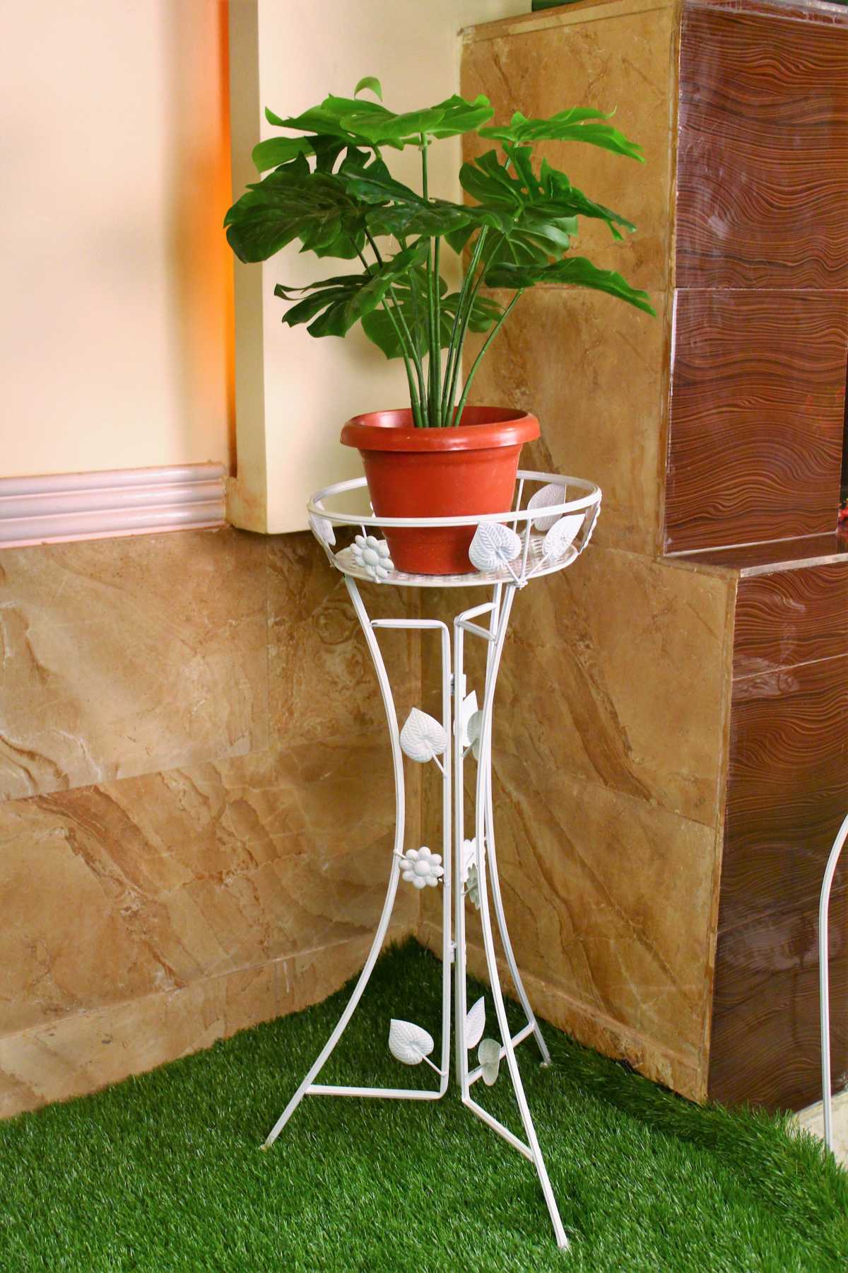 White metal flower stand single pot on top - myBageecha